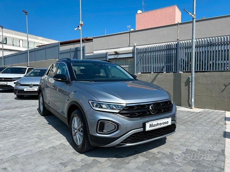 Usata VW T-Roc Life 150 CV (110 kW) 2025 Grigio SUV