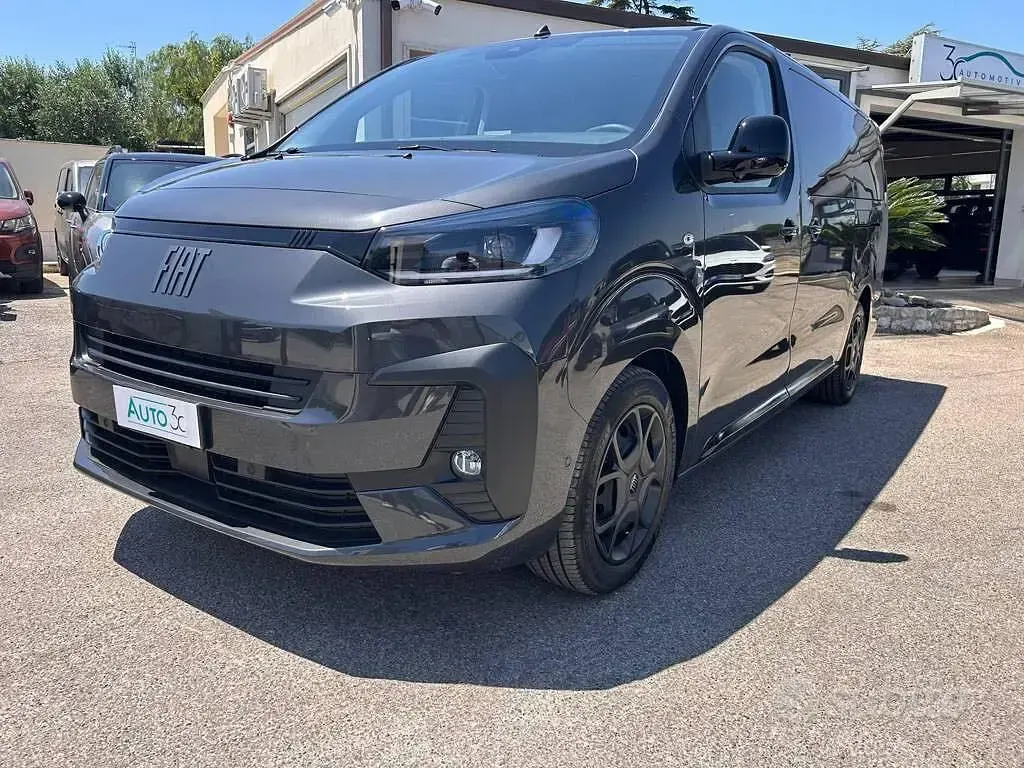 Usata Fiat E-Ulysse 130 kW (177 CV) 2025 Grigio Monovolume