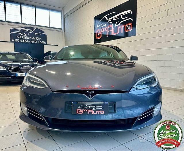 Usata Tesla Model S 158 kW (215 CV) 2018 Grigio scuro Utilitaria
