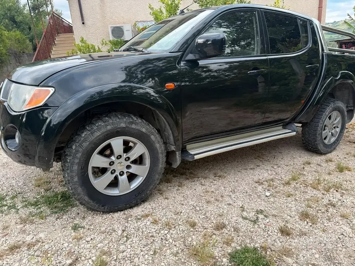Usata Mitsubishi L200 136 CV (100 kW) 2008 Nero Pick-up