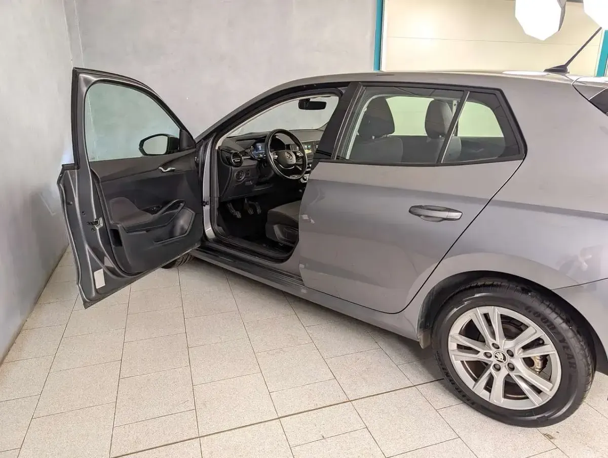 Usata Skoda Fabia Selection 95 CV (69 kW) 2024 Grigio Utilitaria