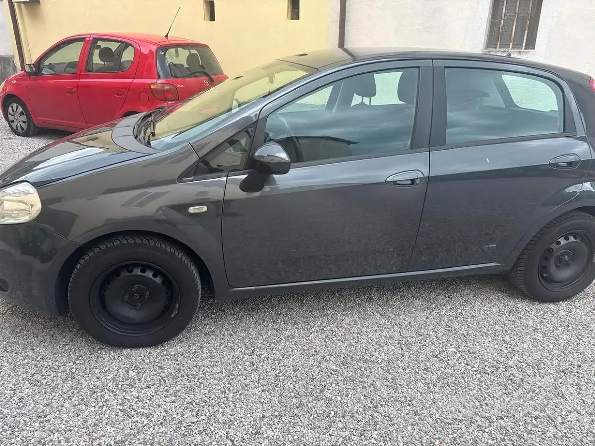 Usata Fiat Grande Punto 65 CV (47 kW) 2007 Grigio Utilitaria