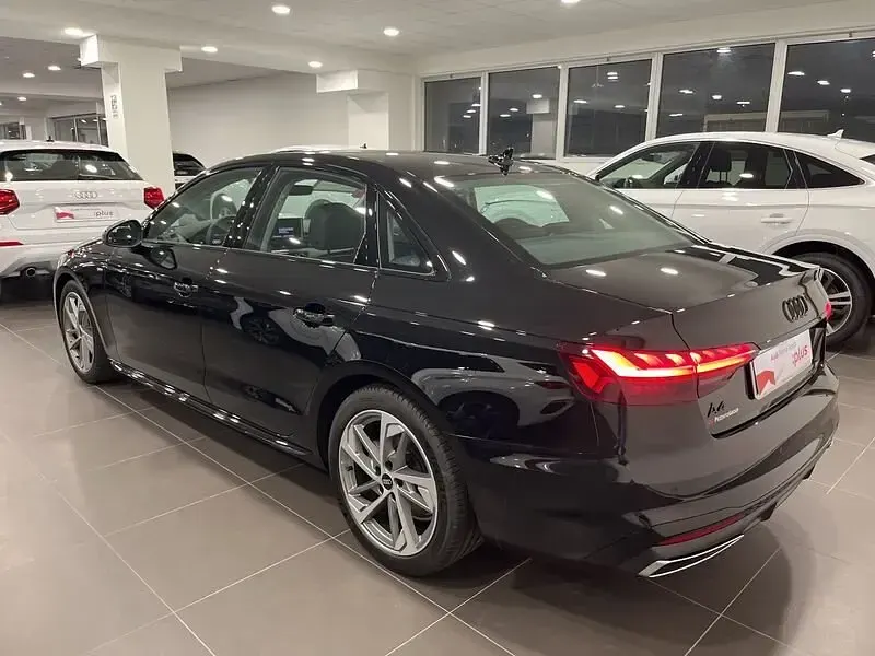 Usata Audi A4 S-Line 163 CV (119 kW) 2024 Nero mythos metallizzato Berlina