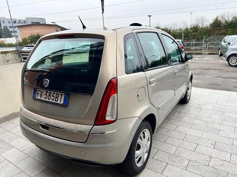 Usata Lancia Musa 77 CV (56 kW) 2008 Beige Monovolume