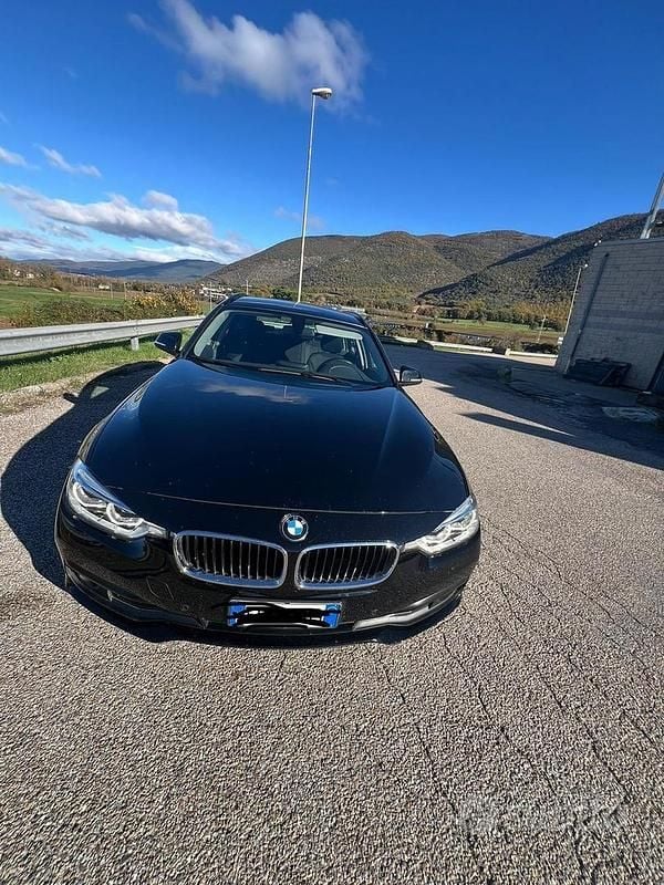 Usata BMW 318 Efficient Dynamics 150 CV (110 kW) 2017 Nero Station wagon
