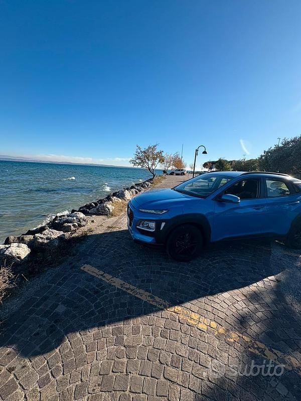 Blu Usata 2018 Hyundai Kona SUV | 12.200 € (Buon prezzo) - Immagine 1/4