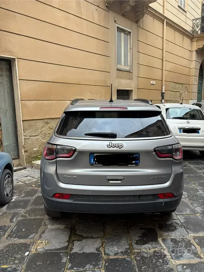 Usata Jeep Compass Limited 140 CV (102 kW) 2017 Grigio SUV