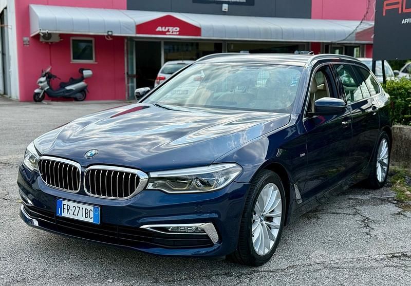 Usata BMW 520 Luxury Line 190 CV (139 kW) 2018 Blu Station wagon