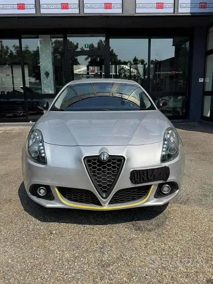 Usata Alfa Romeo Giulietta Exclusive 150 CV (110 kW) 2014 Grigio Utilitaria