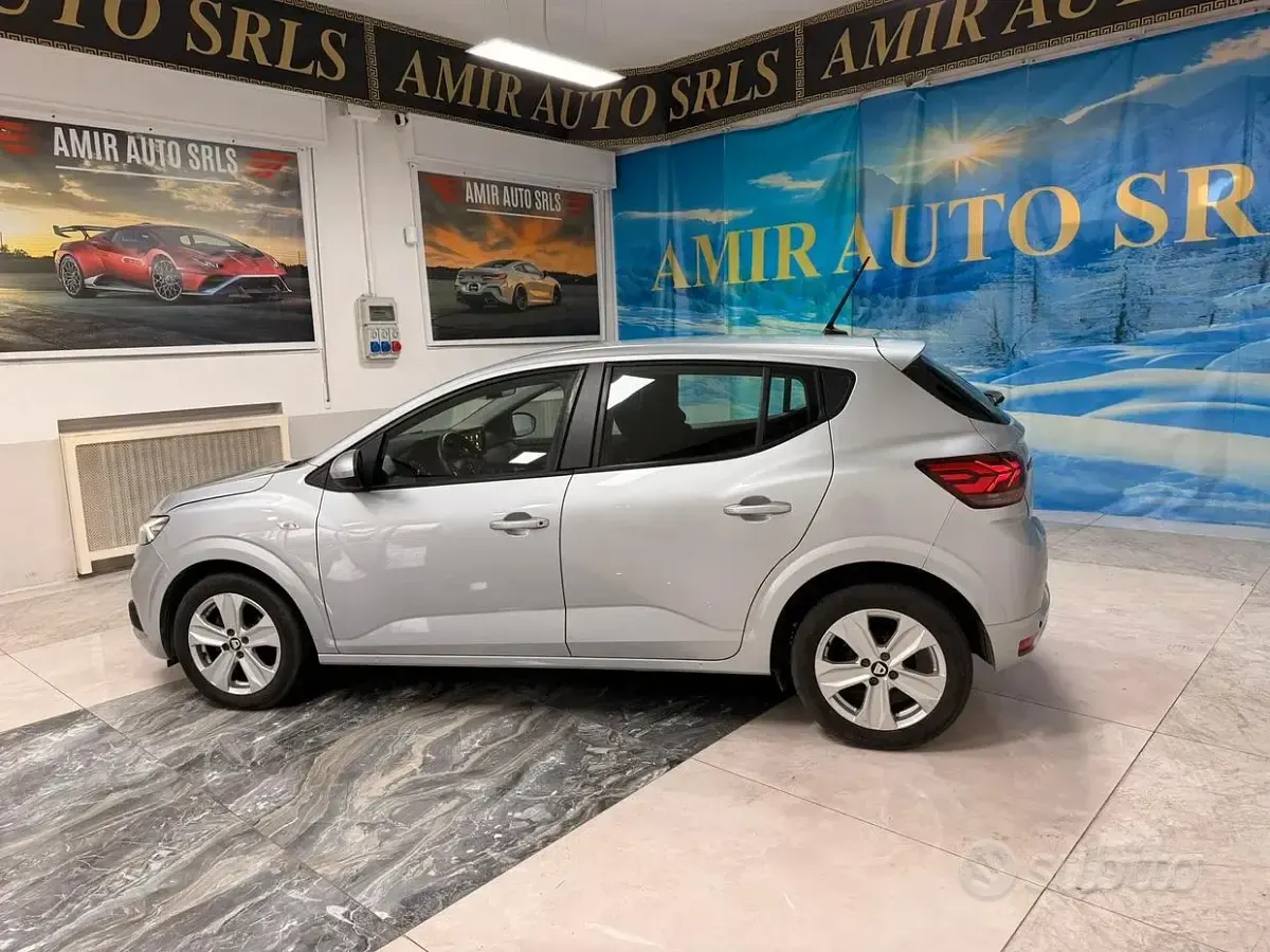 Usata Dacia Sandero Comfort 101 CV (74 kW) 2021 Grigio Berlina