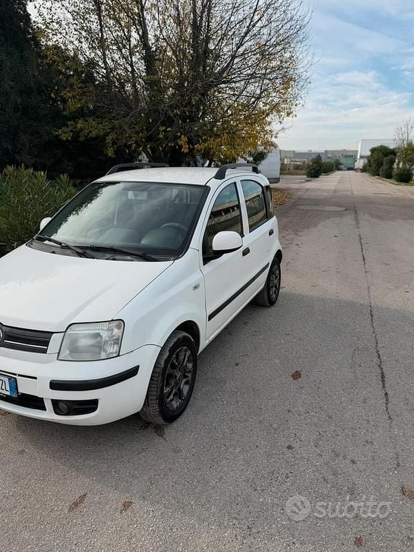 Usata Fiat Panda Dynamic 77 CV (56 kW) 2011 Bianco Berlina