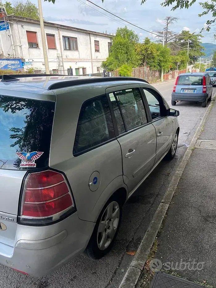 Usata Opel Zafira 120 CV (88 kW) 2006 Monovolume