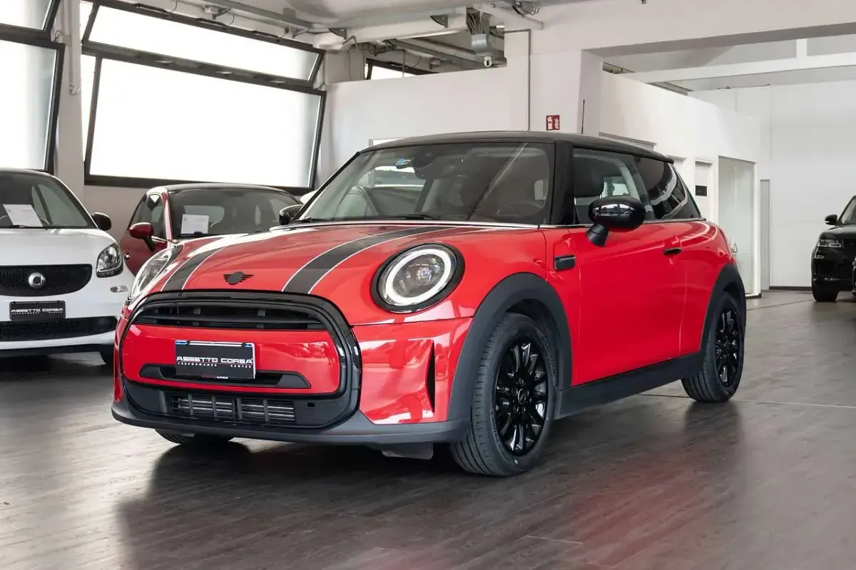 Usata Mini Cooper Premium 136 CV (100 kW) 2023 Rosso Utilitaria