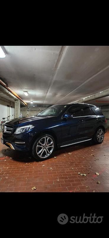 Blu/azzurro Usata 2019 Mercedes GLE350 Exclusive SUV | 40.000 € (Buon prezzo) - Immagine 1/4