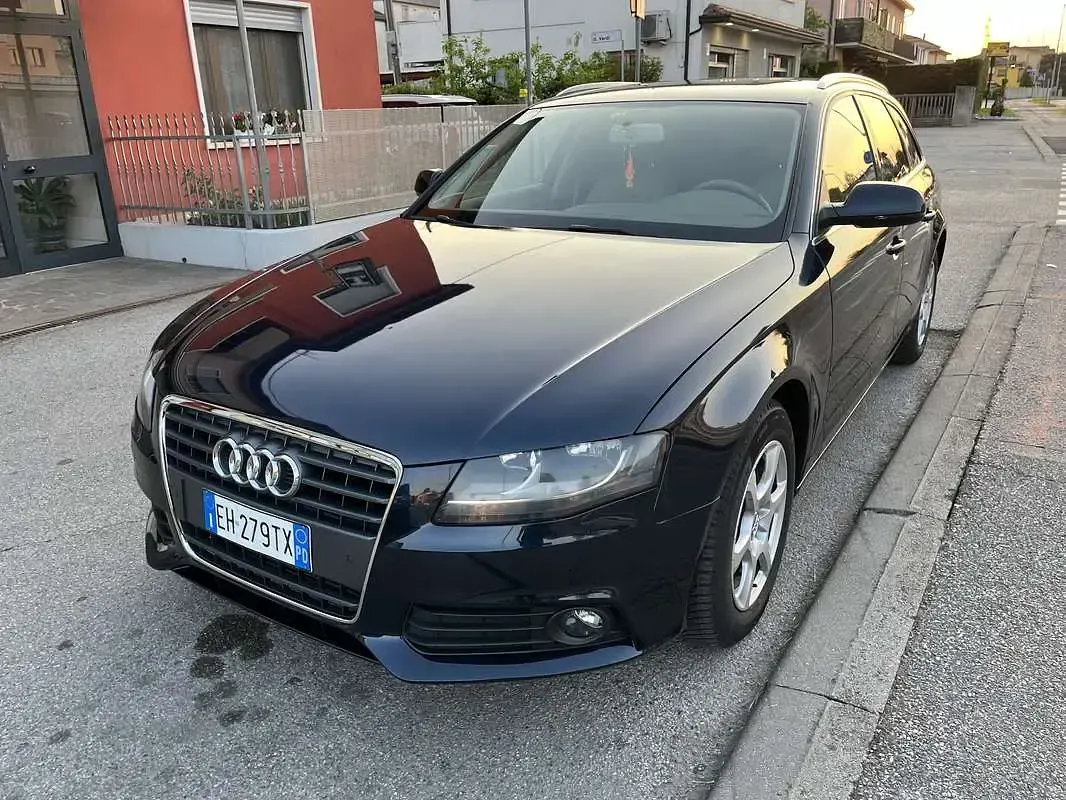 Usata Audi A4 143 CV (105 kW) 2011 Blu/azzurro Station wagon