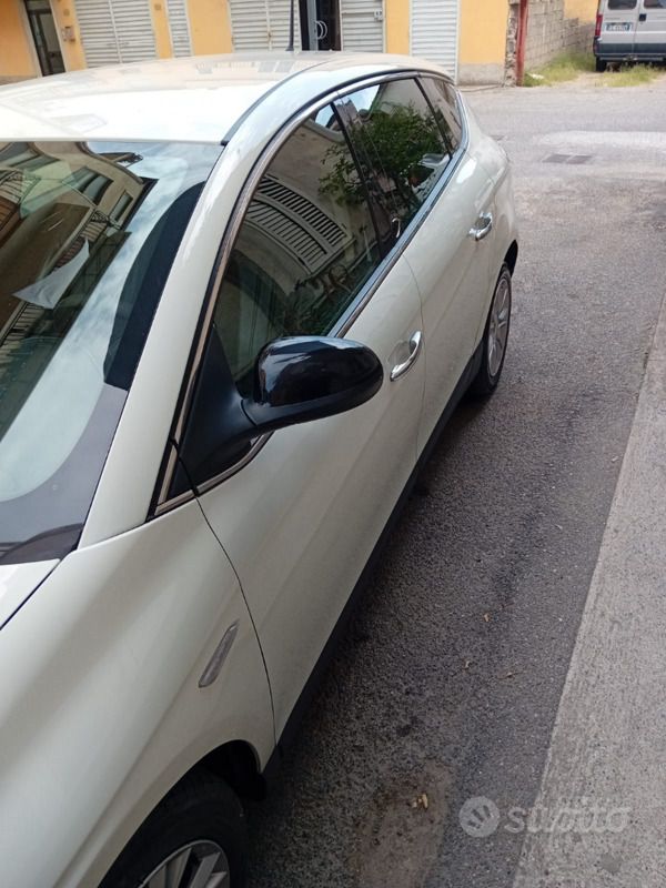 Usata Lancia Delta 120 CV (88 kW) 2013 Bianco Utilitaria