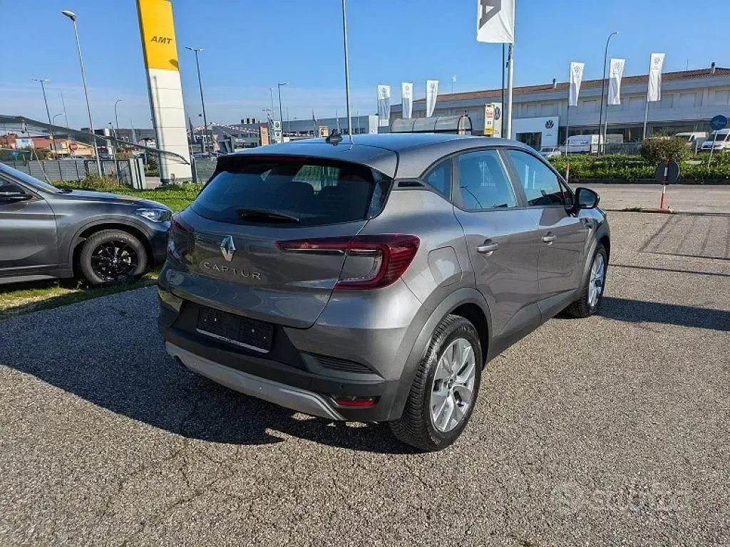 Usata Renault Captur Business 91 CV (66 kW) 2021 Grigio SUV