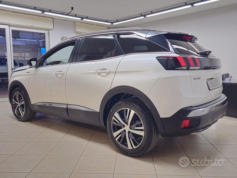 Usata Peugeot 3008 GT-line 130 CV (95 kW) 2019 Bianco SUV