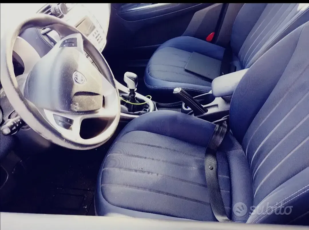 Usata Lancia Delta 120 CV (88 kW) 2011 Bluazzurro Utilitaria