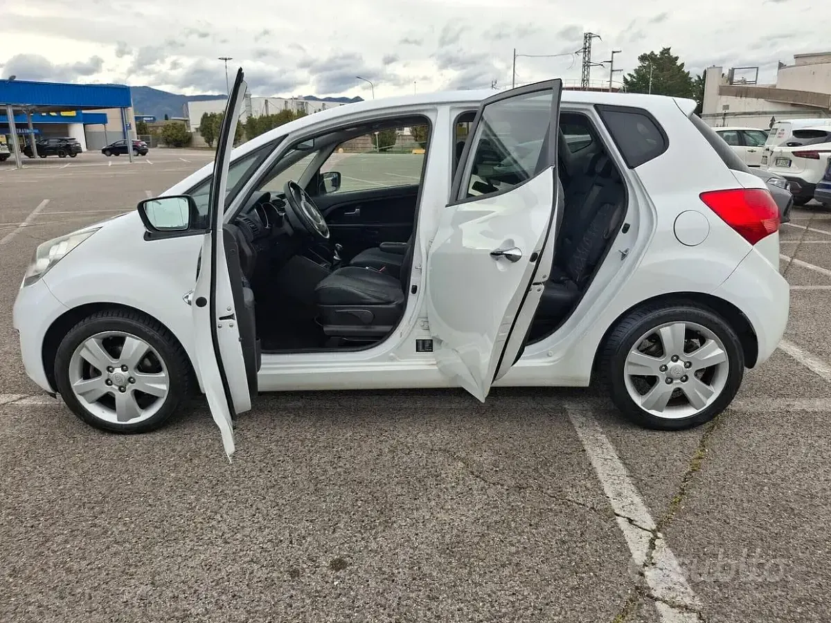 Usata Kia Venga 115 CV (84 kW) 2010 Utilitaria