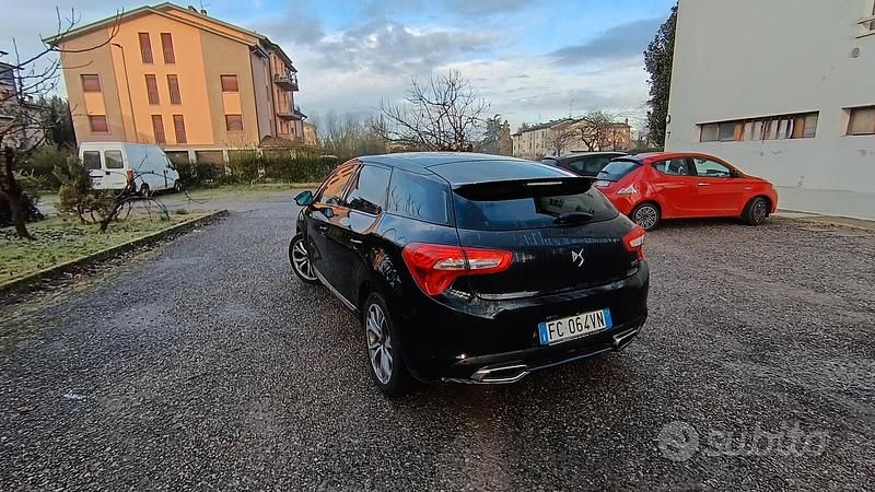 Usata Citroën DS5 150 CV (110 kW) 2016 Nero Utilitaria
