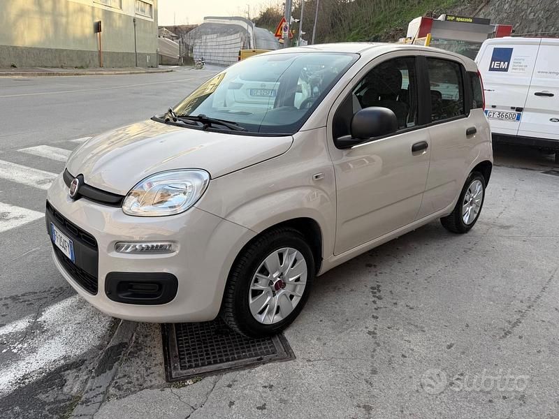 Usata Fiat Panda 69 CV (50 kW) 2016 Grigio Utilitaria