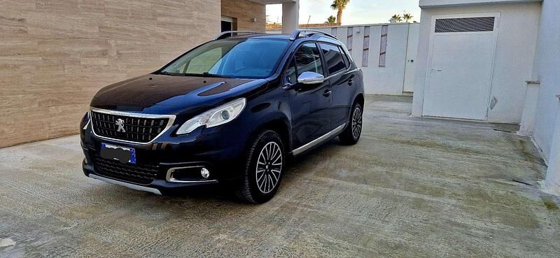 Usata Peugeot 2008 Allure 99 CV (72 kW) 2017 SUV