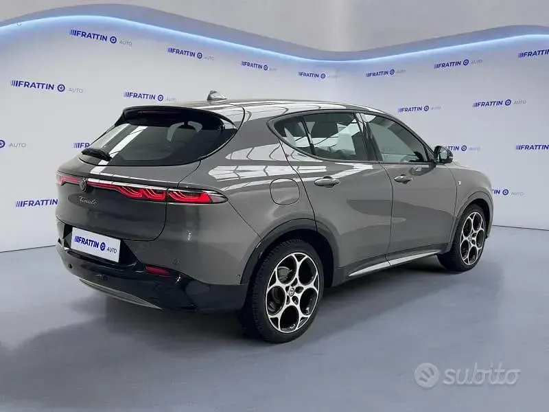 Second-hand Alfa Romeo Tonale Ti 131 CP (96 kW) 2024 Gri SUV