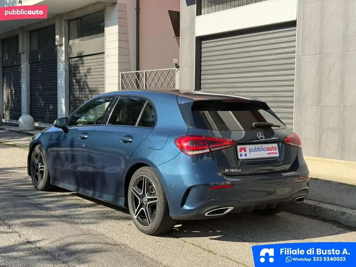 Usata Mercedes A180 Premium 116 CV (85 kW) 2022 Blu/azzurro Berlina