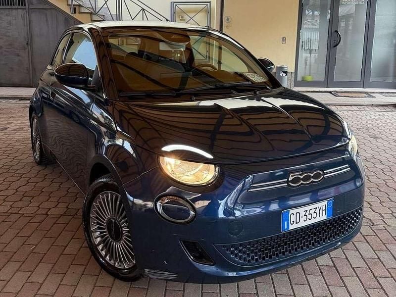 Usata Fiat 500e Opening Edition 42 kW (58 CV) 2020 Blu/azzurro Utilitaria