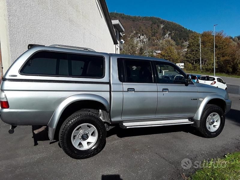 Usata Mitsubishi L200 115 CV (84 kW) 2003 Argento Pick-up