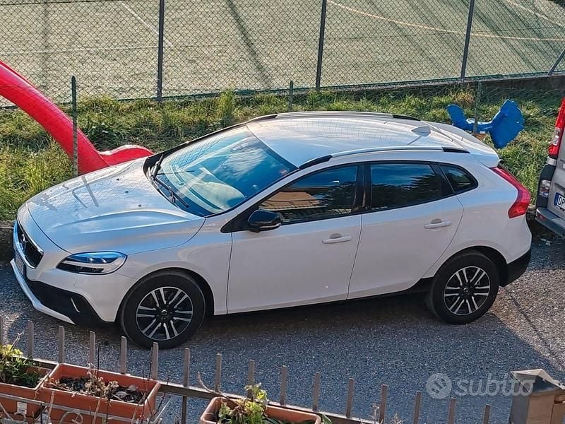 Bianco Usata 2018 Volvo V40 CC Station wagon | 15.000 € (Molto cara) - Immagine 1/4