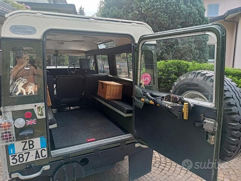 Usata Land Rover 3 76 CV (55 kW) 1980 Verde SUV