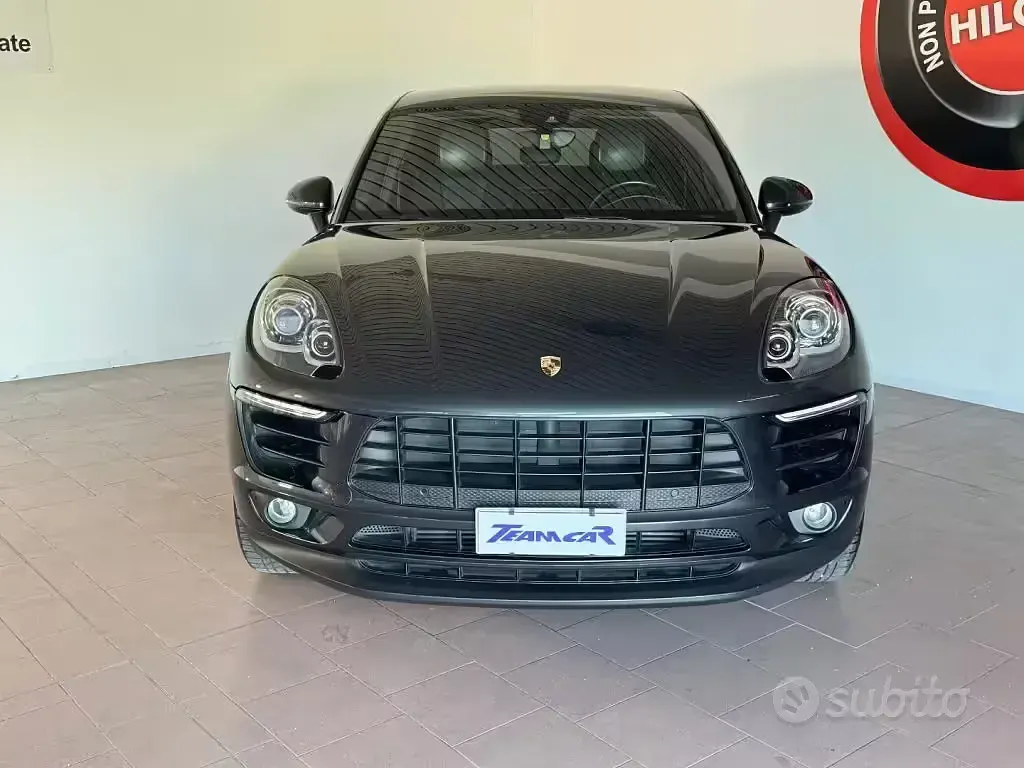 Usata Porsche Macan 250 CV (183 kW) 2017 Grigio scuro SUV