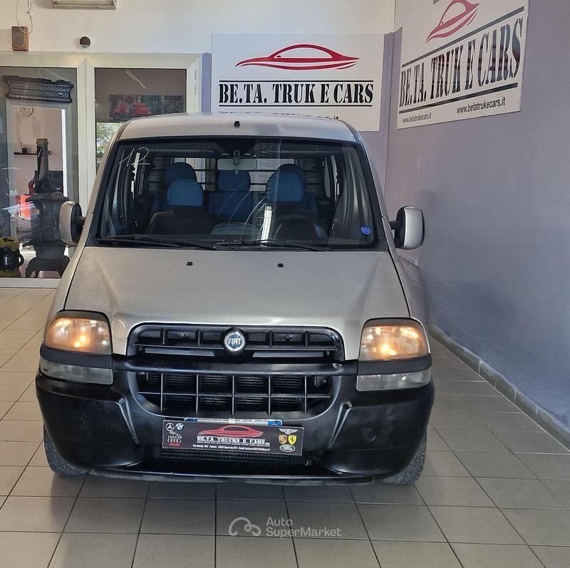 Usata Fiat Doblò 105 CV (77 kW) 2005 Grigio Monovolume