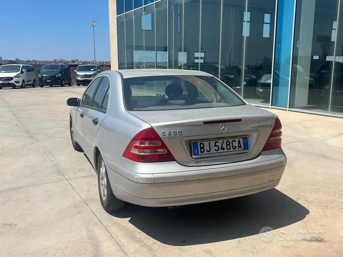 Usata Mercedes C200 Classic 163 CV (119 kW) 2000 Grigio Berlina