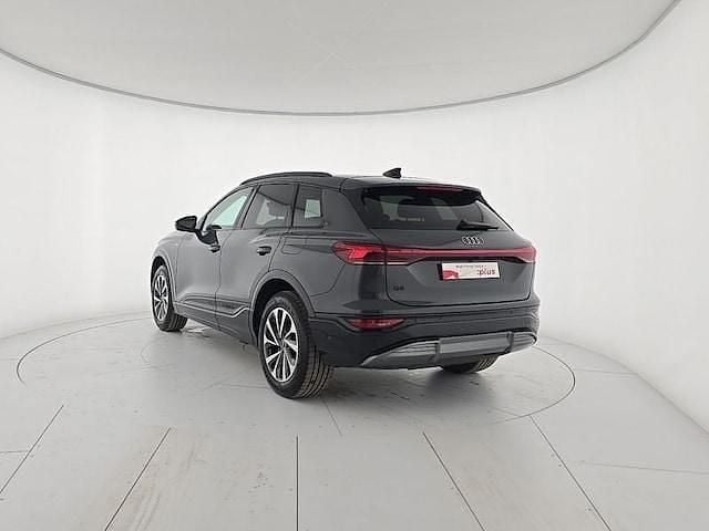 Usata Audi Q6 e-tron S-Line 100 kW (136 CV) 2025 Grigio SUV