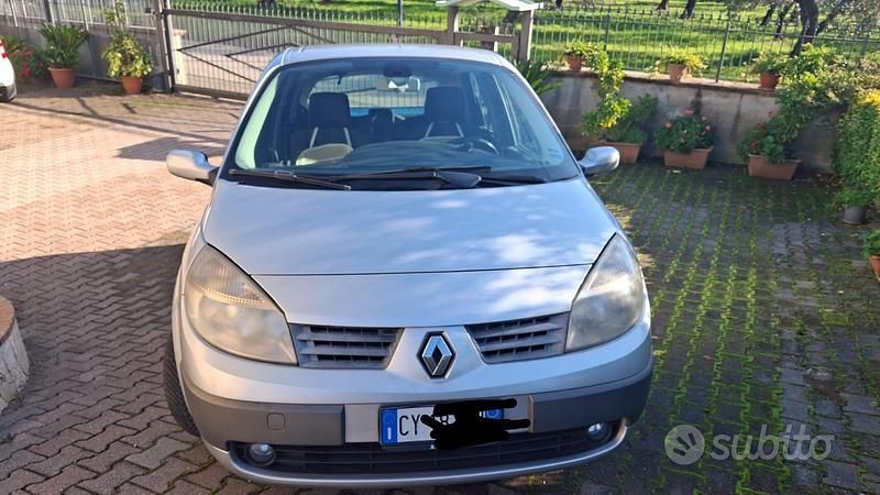 Usata Renault Scénic II Exception 105 CV (77 kW) 2005 Monovolume