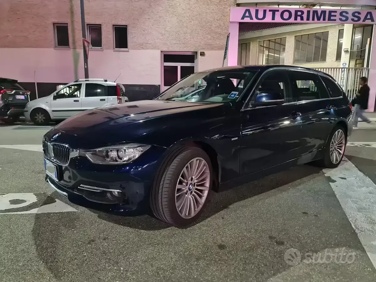 Usata BMW 320 Luxury Line 184 CV (135 kW) 2014 Bluazzurro Station wagon