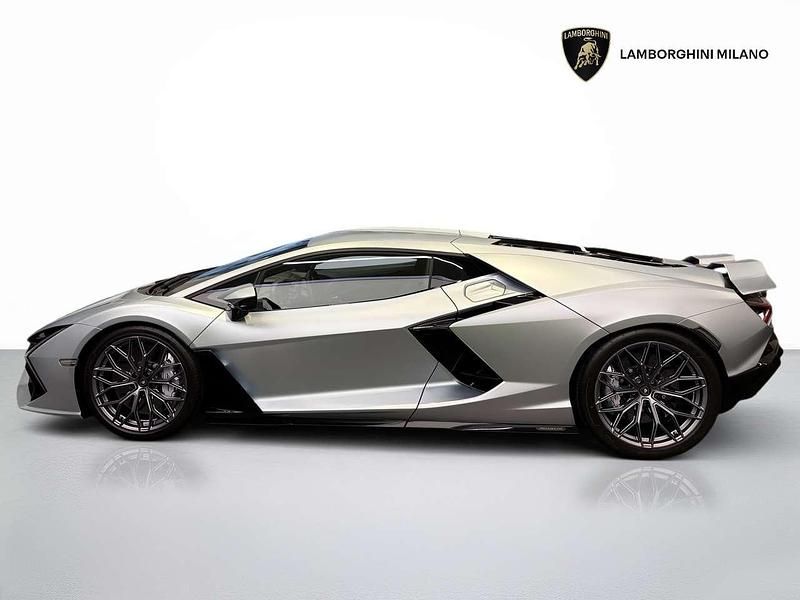 Usata Lamborghini Revuelto 1016 CV (747 kW) 2024 Azzurro thetys Coupé
