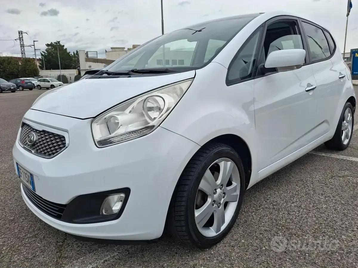 Usata Kia Venga 115 CV (84 kW) 2010 Bianco Utilitaria
