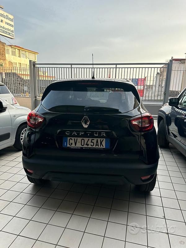 Usata Renault Captur 90 CV (66 kW) 2019 SUV