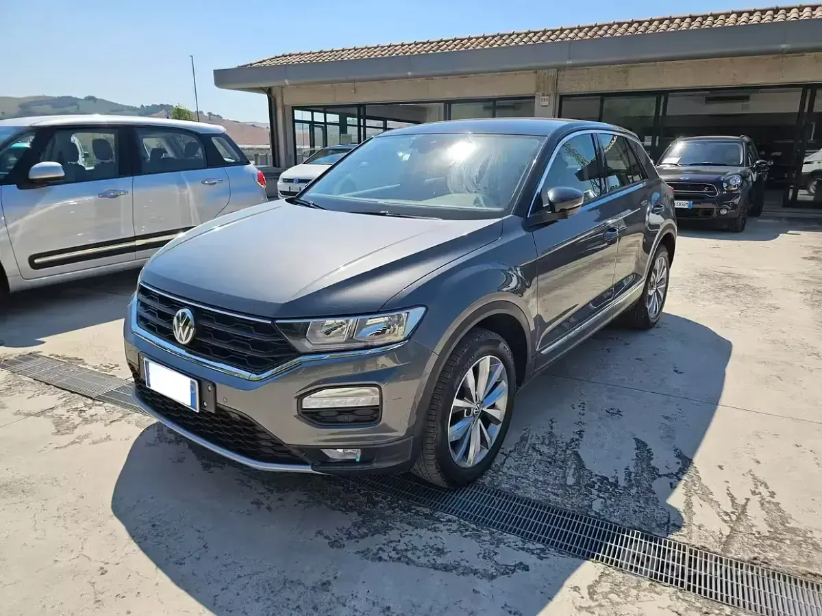 Usata VW T-Roc Style 150 CV (110 kW) 2019 Grigio SUV