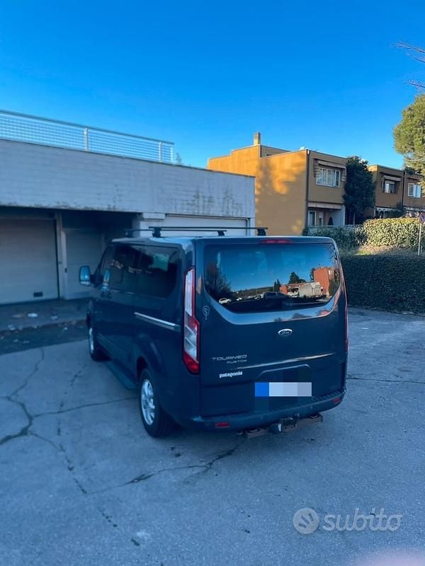 Usata Ford Tourneo Custom 125 CV (91 kW) 2014 Grigio Furgone