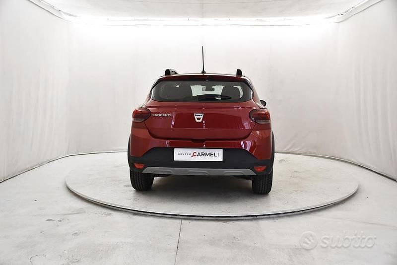 Usata Dacia Sandero Comfort 101 CV (74 kW) 2023 Rosso Berlina