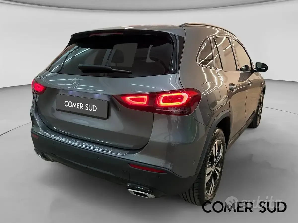 Usata Mercedes GLA250 160 CV (117 kW) 2023 Grigio SUV