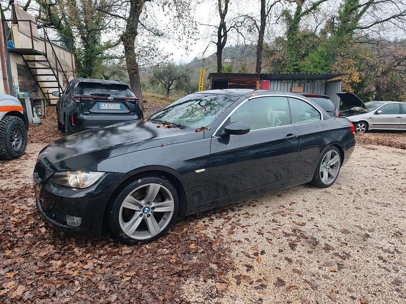 Usata BMW 320 Cabriolet Efficient Dynamics 177 CV (130 kW) 2008 Nero Cabrio
