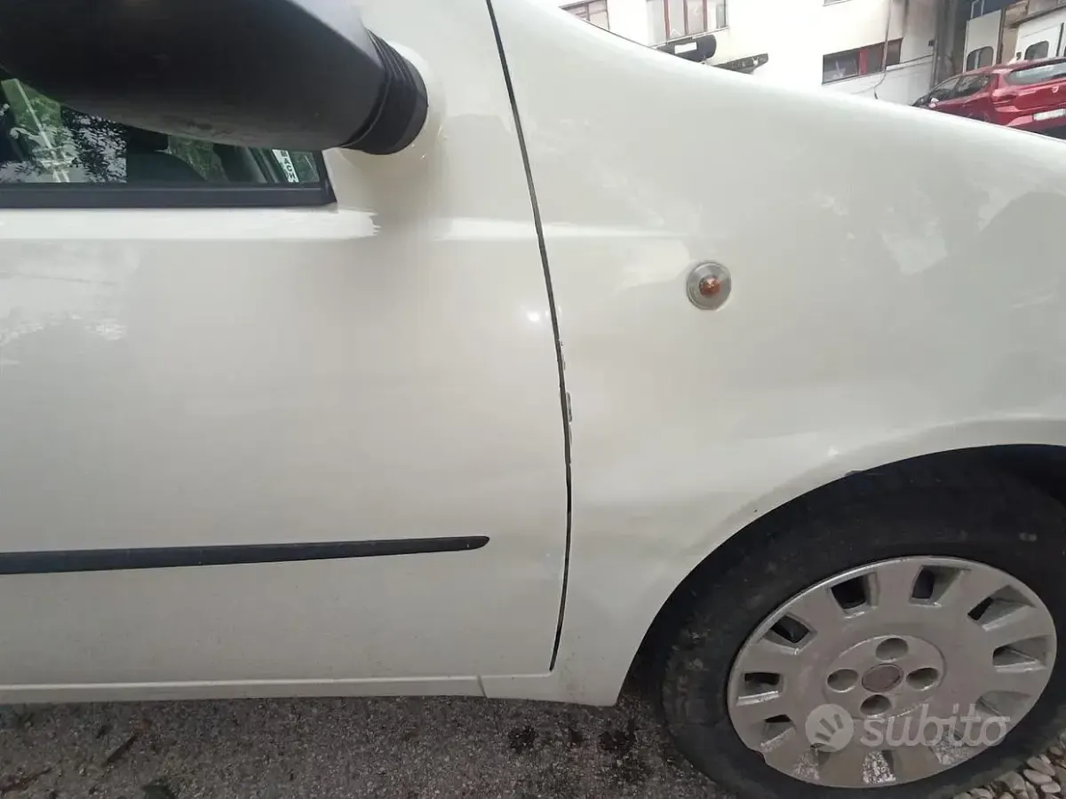 Usata Fiat Punto 60 CV (44 kW) 2010 Utilitaria