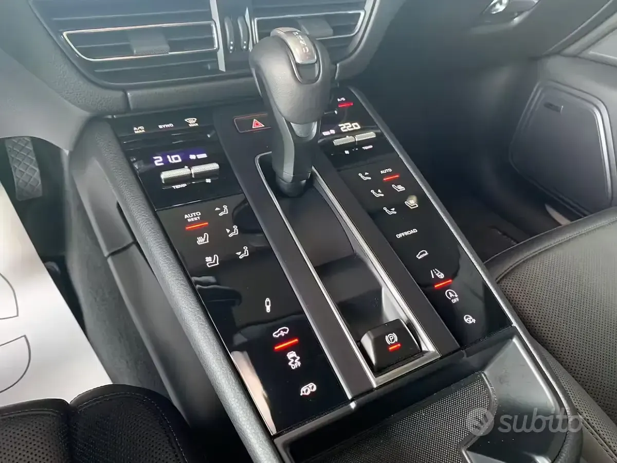 Usata Porsche Macan S 197 CV (144 kW) 2024 Nero SUV