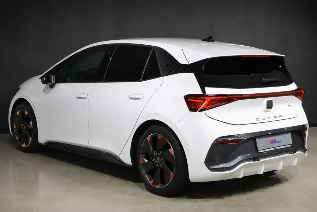 Usata Cupra Born e-Boost 169 kW (231 CV) 2024 Bianco Utilitaria